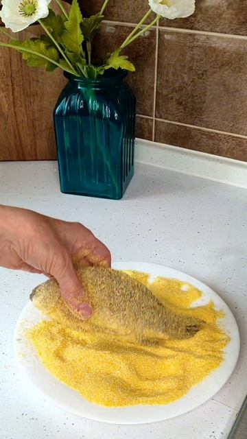 Караси жареные в кукурузной муке