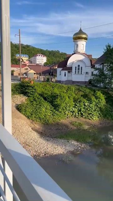 Туапсинский район, село Лермонтово, новый пешеходный мост убивают мотороллерами, мотоциклами и кв...