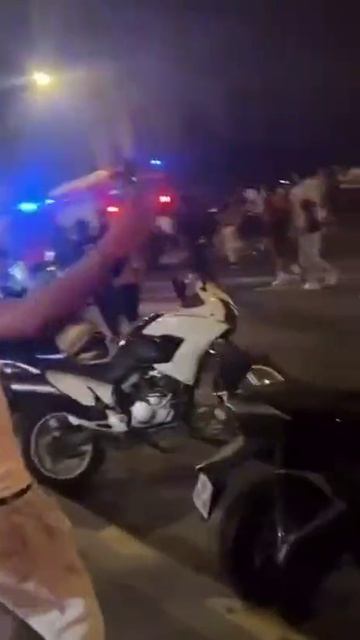 Париж после беспорядков смотреть онлайн
