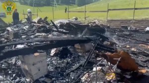 Трое детей погибли при пожаре в Башкирии. 

Загорелся частный дом. Огонь моментально охватил всю одн