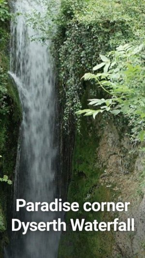 Dyserth Waterfall, Уэльс, Великобритания.