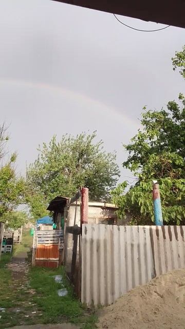 И снова она красивая :) смотреть онлайн