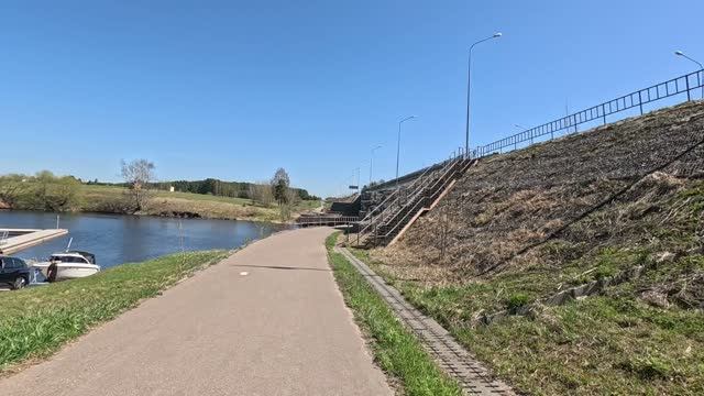 Прогулка по второй очереди Мокшино околоречки в хорошую погоду весной 2026 !