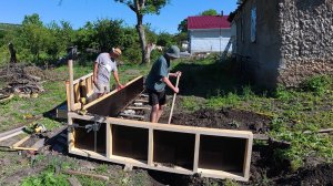 СТРОЙКА НАЧАЛАСЬ! ДИМА ВЗЯЛСЯ ЗА ФУНДАМЕНТ СВОИМИ РУКАМИ