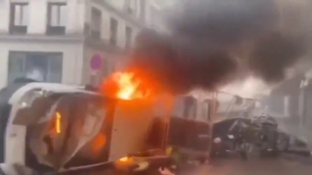 Париж после беспорядков смотреть онлайн