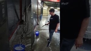 Не ставьте свой автомобиль по дерево липа, она липнет! 😄