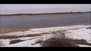 испытываю рогатку на пробиваемость о стекло часть 1