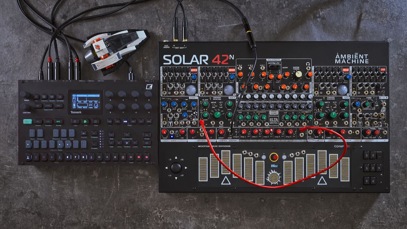 Tonverk x Solar 42N: Your Hypnotic Techno 136 BPM Analog Bath