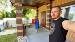 Нам пришлось уехать. Устроили пир. Забрали детей. Строим дом в деревне своими руками.