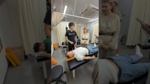 у Дайки Вакабаяси в его салоне NAORU в Токио