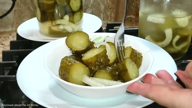 Хрустящие маринованные огурцы быстро и очень вкусно.
