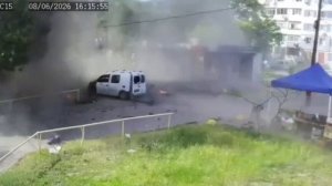 Украинские ПВО сбили дрон в  Запорожье. На видео четко видно, что дрон в момент падения горит.