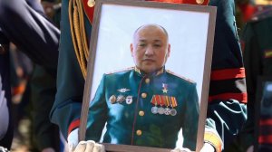 В Элисте простились с Героем России Нараном Очир-Горяевым, погибшим в зоне спецоперации.