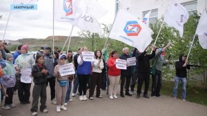 «Молодцы!»: спортсменов «Профалмаза» встретили криками поддержки в аэропорту Мирного