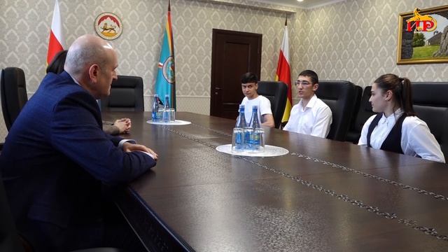 В МИД РЮО наградили участников конкурса видеоэссе - репортаж ГТРК Ир смотреть онлайн