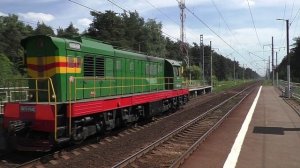 Маневровый тепловоз ЧМЭ3-4548 (ТЧЭ-5) следует резервом.