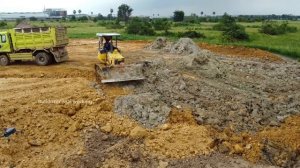 Incredible Landfill! Dump Truck 25ton driver Back Uploading overturned! Rescue bulldozer KOMATS’U…