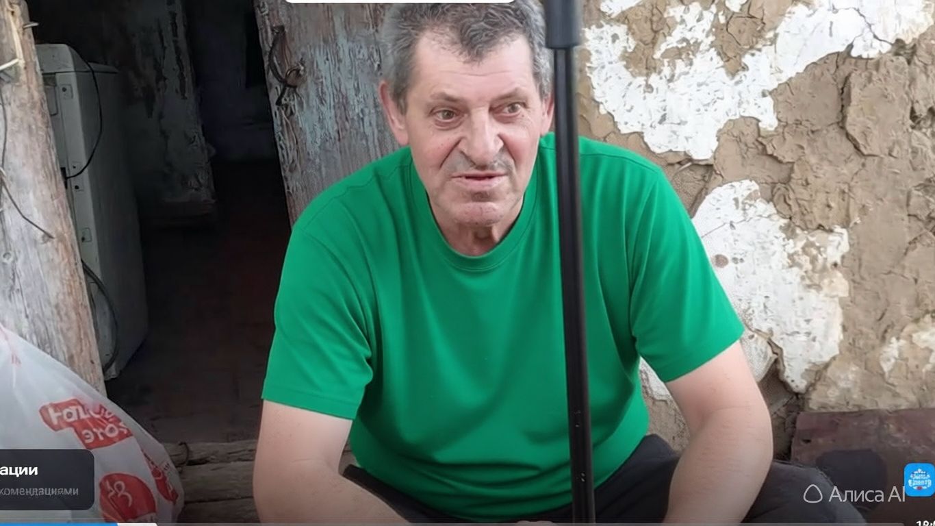 ЗАЧЕМ ПРИЕЗЖАЛИ ДЕВОЧКИ К САШЕ ??? смотреть онлайн