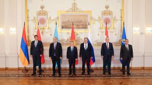 Церемония совместного фотографирования глав внешнеполитических ведомств государств-членов ОДКБ