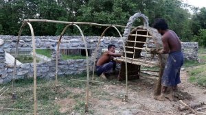 Постройте кроличий домик из бамбука и глины