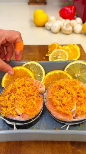 Медальоны из сёмги с цитрусами и шампиньонами