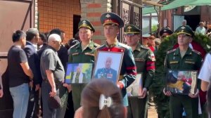 В Элисте прощаются с героем России Нараном Очир-Горяевым.