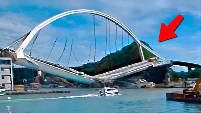 Невероятные Случаи с Мостами, Снятые на Камеру смотреть онлайн