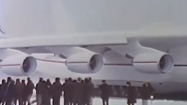 Ан-225 Мрия — единственный в мире самолёт, который возил космический корабль