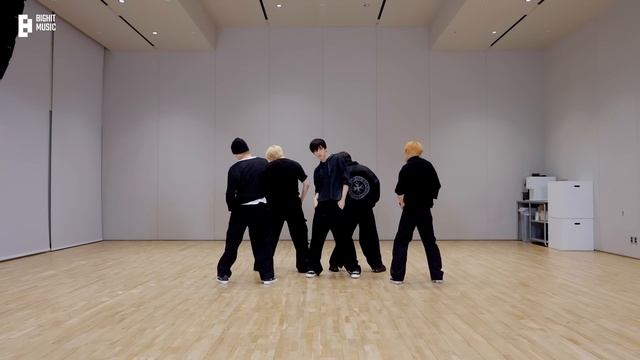 TXT STICK WITH YOU (Dance practice) смотреть онлайн