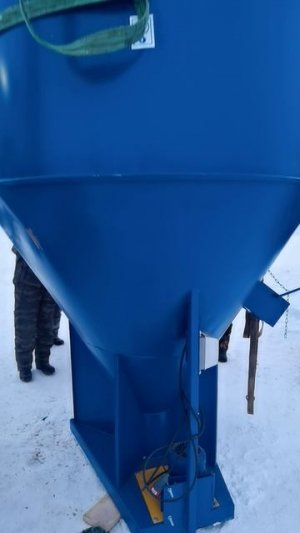 Вертикальный смеситель емкостью 2 тонны в АгроЗапчасть Уфа