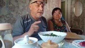 На ПЕНСИИ в ДЕРЕВНЕ: ОБЕД - Жена сварила ЩЕЙ, Муж приготовил салат. Вкусно посидели за столом