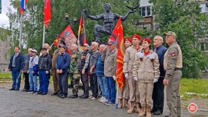 Идите в школу! Ветеранов Группы советских войск в Германии поздравили с 81-й годовщиной объединения