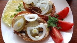 Семейный рецепт. Бутерброды со шпротами.