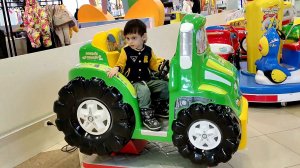 Эрик и Марк играют на детской площадке, часть 11