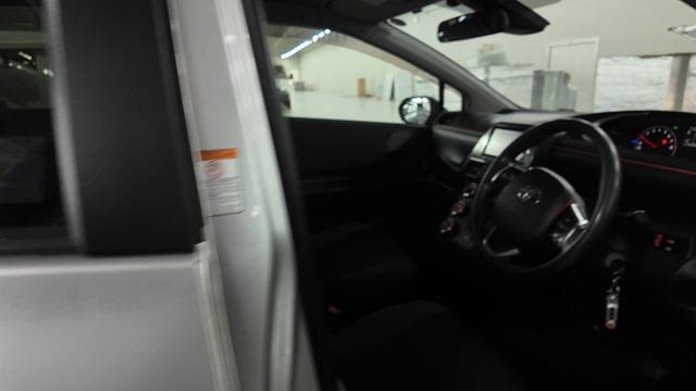 Toyota Sienta 2017 смотреть онлайн