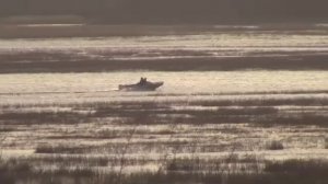 СКОЛЬКО РЫБЫ ПОПАЛО В ЛОВУШКИ НА БЕЛОМ МОРЕ ЗА ДЕНЬ? ВЕЧЕРНЯЯ ПРОВЕРКА!ПРИГОТОВИЛ СЕТИ НА НОЧЬ!