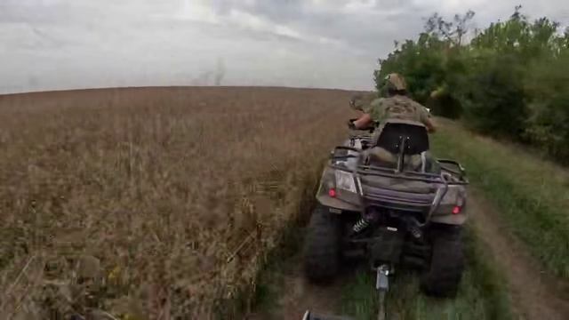 Эвакуация раненого бойца ВС РФ