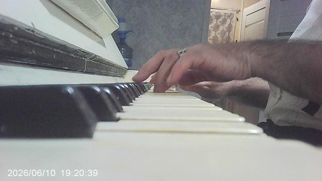 Пианино: авторский вальс