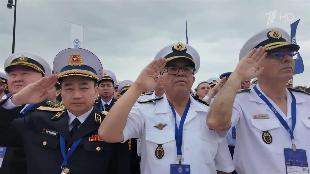 Новейшие отечественные разработки представлены на военно-морском салоне в Кронштадте. смотреть онлайн