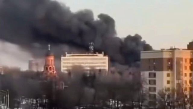 ‼️🇷🇺🏴☠Украинские нацисты атаковали Брянскую область - АЗС и торговый центр Ранены мирные жители смотреть онлайн