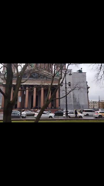 у Исаакиевского собора смотреть онлайн