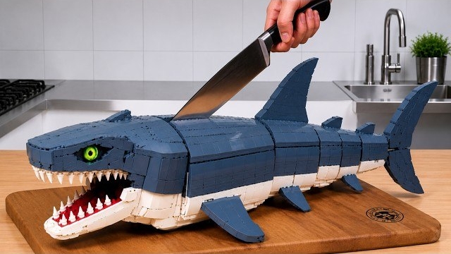 Охота на АКУЛУ-МЕГАЛОДОНА в глубоководье | LEGO Fish Catch & Cook ASMR Рецепт редкой еды смотреть онлайн
