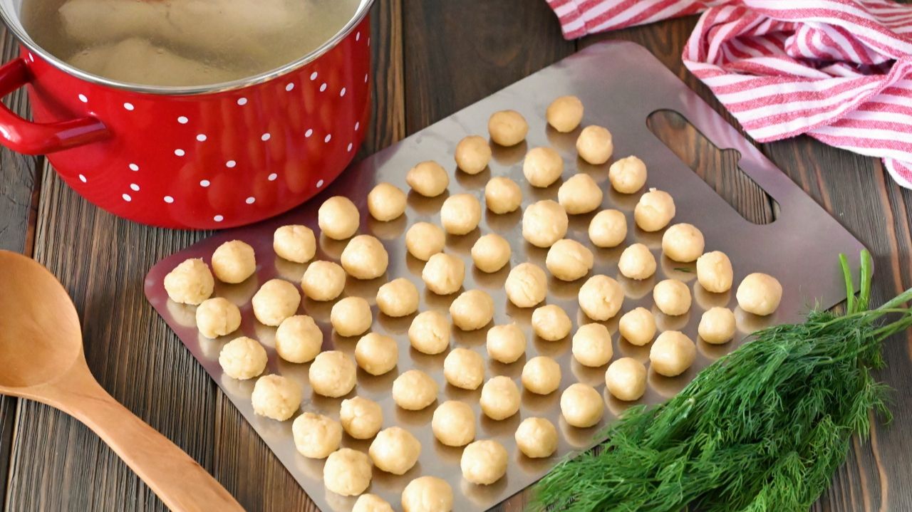 🧀 Сырные шарики - ваш новый секретный ингредиент для супа. Даже дети оценят!