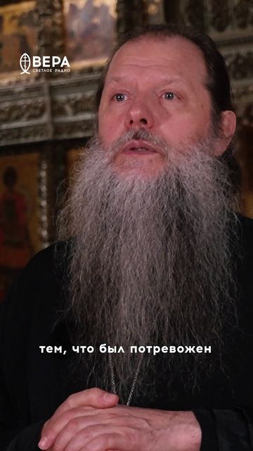Ночное море глухо шумит — ты не видишь опасности