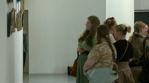 Триумфальная арка, сова и деревенский пейзаж: в Благовещенске открылась выставка Сергея Борисенко