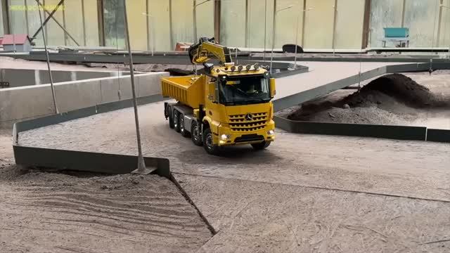 Огромная коллекция крутых радиоуправляемых грузовиков (RC) 🏗️