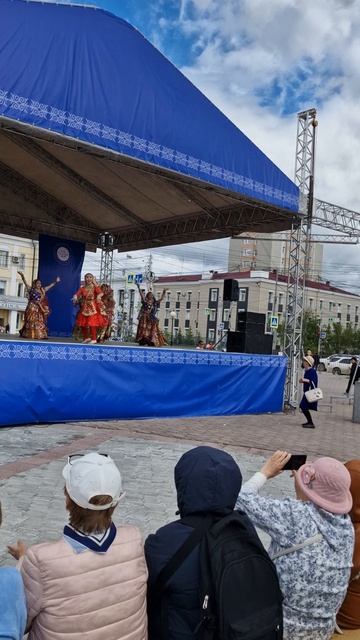 Горячая зрительница ансамбля Сыдьаайи на Фестивале НВК "Саха" "Эйгэ Фест" 11.06.2026 г.