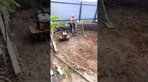 копаю котлован/яма под бассейн