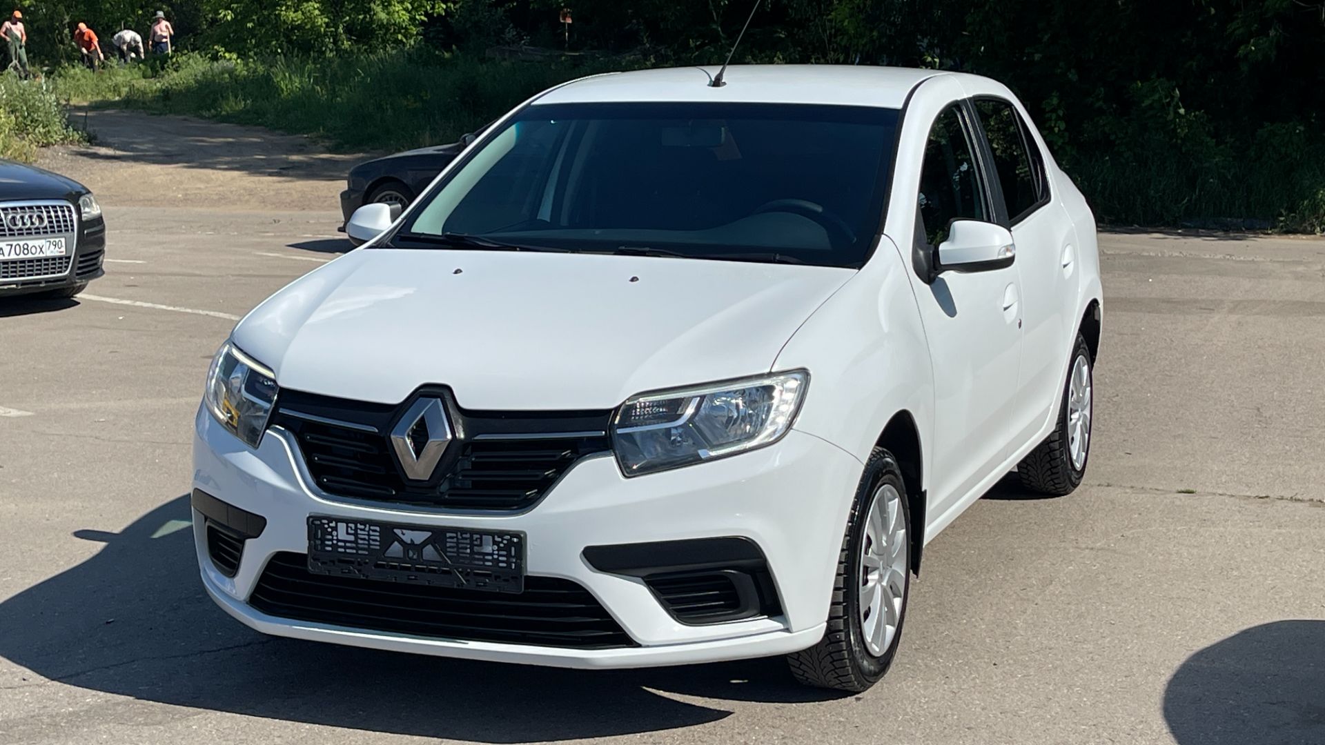 RENAULT  LOGAN (2022)