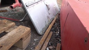 ВАНДАЛ РАЗГРОМИЛ СТРОИТЕЛЬНУЮ ПЛОЩАДКУ И ВЫБИЛ СТЁКЛА В ЗДАНИЯХ